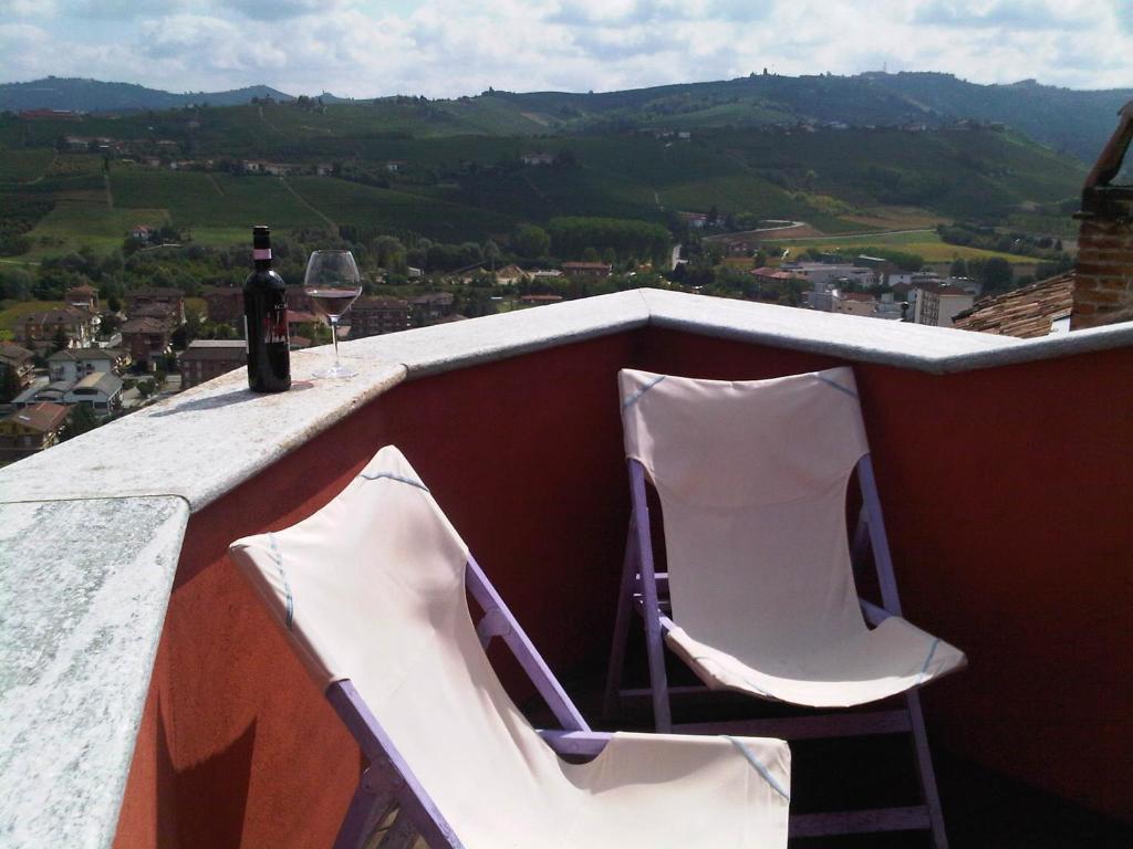 Dimora San Sebastiano Bed and Breakfast Neive Værelse billede