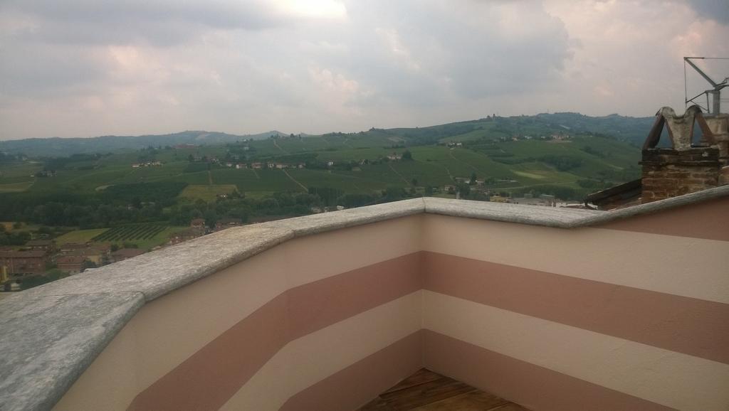 Dimora San Sebastiano Bed and Breakfast Neive Værelse billede