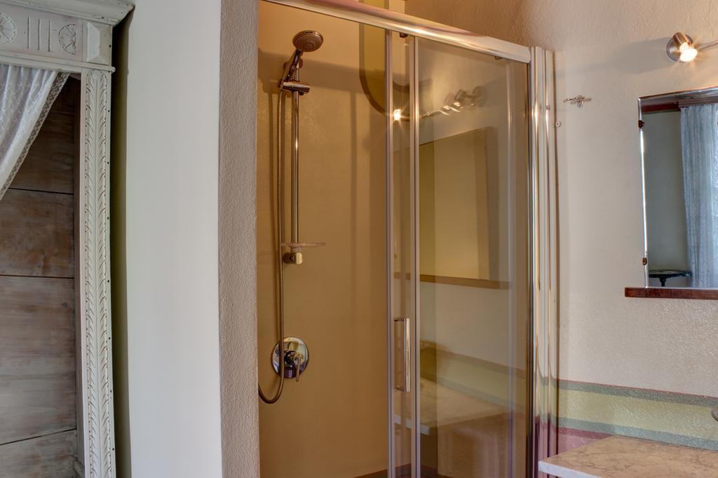 Dimora San Sebastiano Bed and Breakfast Neive Værelse billede